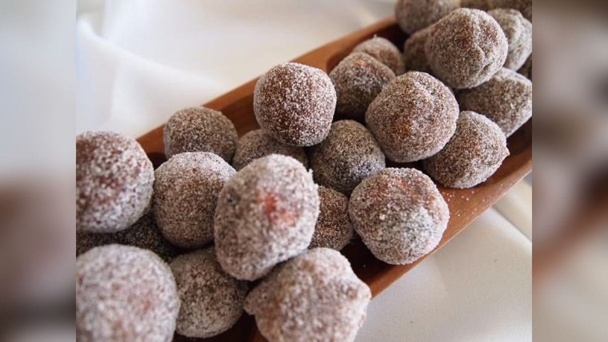 Bolitas de dulce de tamarindo cubiertas con azúcar